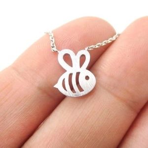 3/$15🔥Silver plated cute bee necklace